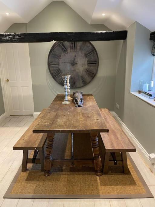 Holly Cottage, 2, Northbrook Park, Farnham-Up To 6 Adults Екстер'єр фото